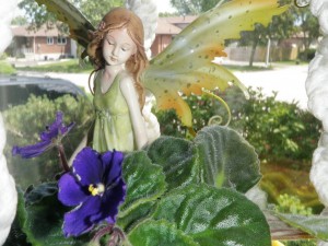 faery_in_window