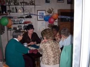 ON_upwrds_friends_hk_3